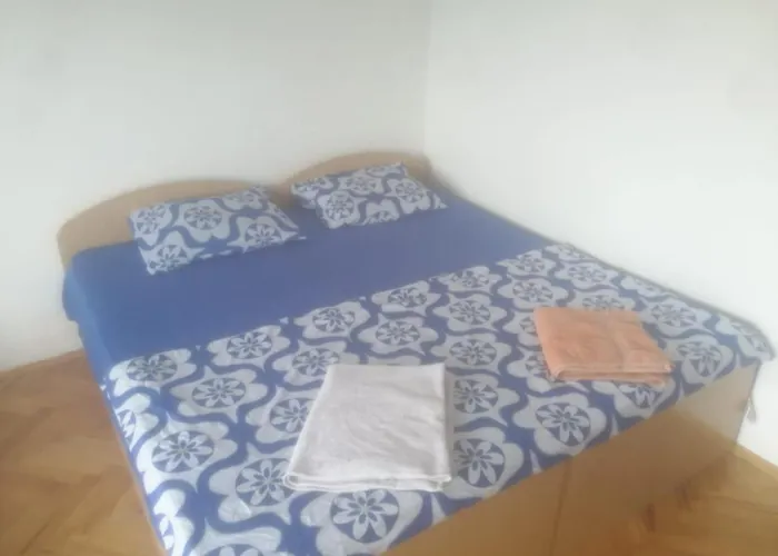 Mountain View And Fresh Air In Hot Weather Apartment