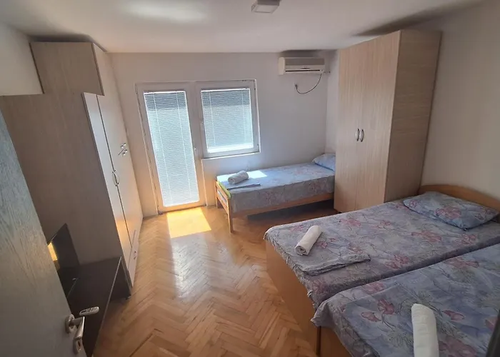 Mountain View And Fresh Air In Hot Weather *